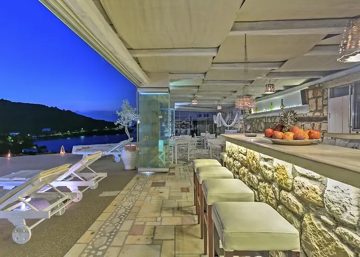 Vilă Eirini Luxury