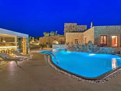 Eirini Luxury Villa *