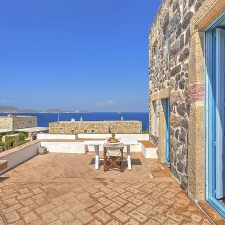 Eirini Luxury Villas *