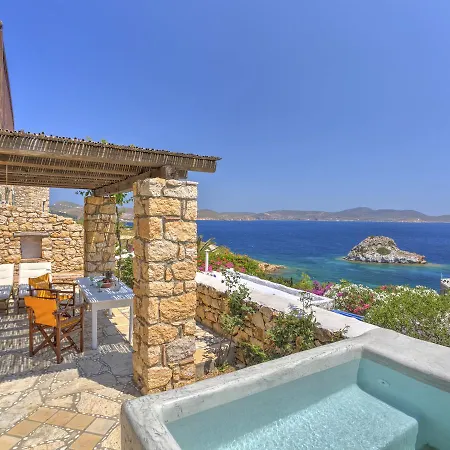 Eirini Luxury Villas *