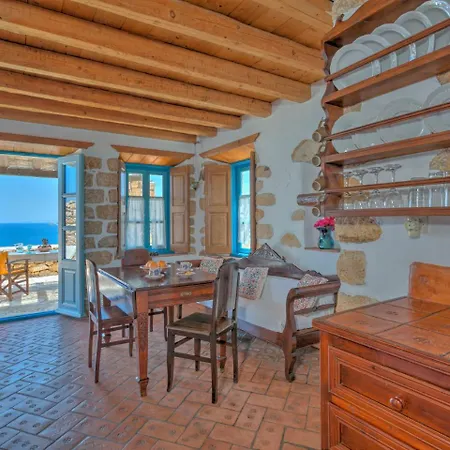 Eirini Luxury Villas *