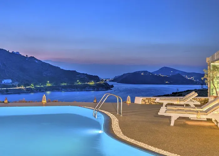 Eirini Luxury Villas فيلة *