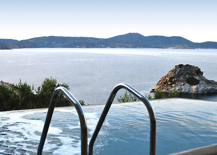 Eirini Luxury Villas *