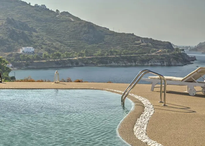 Eirini Luxury Villas *