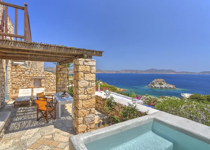 Eirini Luxury Villas *