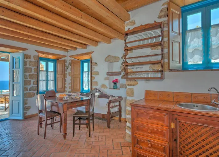 Eirini Luxury Villas *