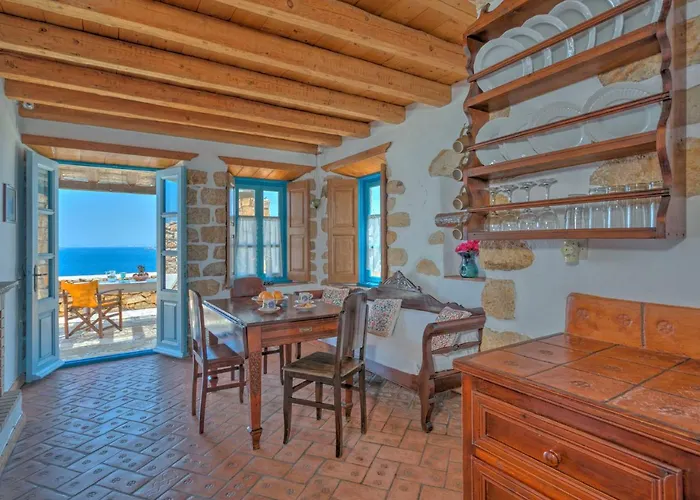 Eirini Luxury Villas *